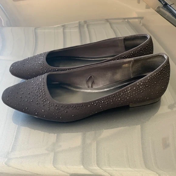 Zara flats - Picture 2 of 3